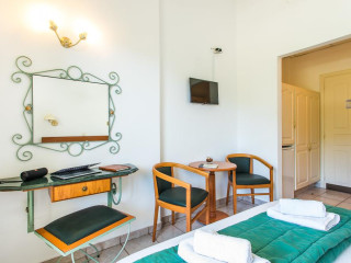 Paradise Inn