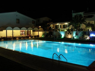 Paradise Inn 
