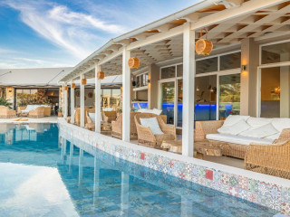 Paradise Island Villas