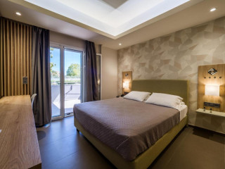 Paradise Resort