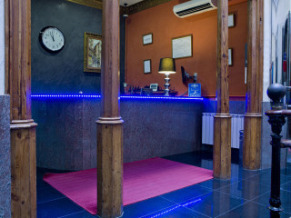 Paris Hostal