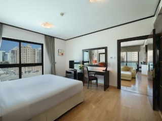 Park Apartments Dubai, an Edge By Rotana Hotel