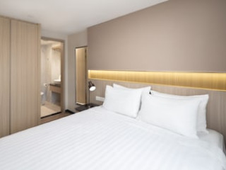 PARK AVENUE CLEMENCEAU HOTEL