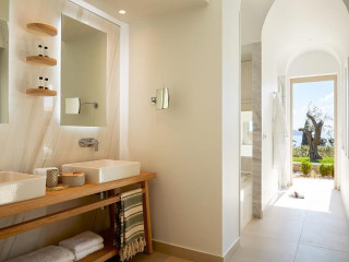 GOLDEN BAY BEACH HOTEL