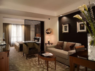 PARK PLAZA VICTORIA LONDON