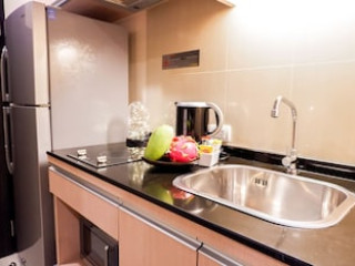 PARK VILLAGE SERVICED SUITES