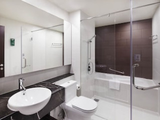 PARKROYAL SERVICED SUITES