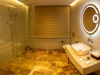 PARKWAY INN HOTEL AND SPA