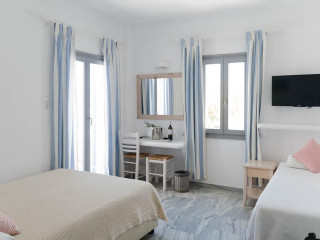 Paros Bay Boutique