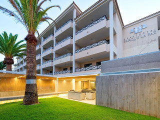 Hawaii Riviera Club Aqua Park