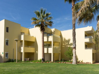 Parque Mourabel, Oasis Village and Pe do Lago