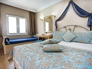 HIGH TECH TAMARISES HOTEL
