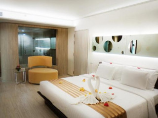 Pattaya Discovery Beach Hotel - SHA Extra Plus