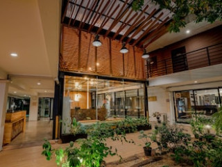 PEACE LAND KHAOSAN (SHA)