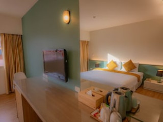 PEACE LAND KHAOSAN (SHA)