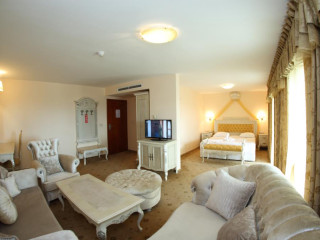 PELIKAN HOTEL