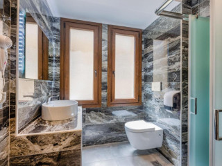Penelope Luxury Suites