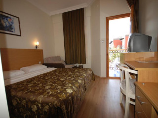 Perdikia Beach Hotel