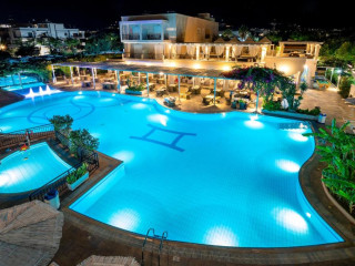 Peridis Family Resort