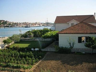 PETAR private house ( Trogir )