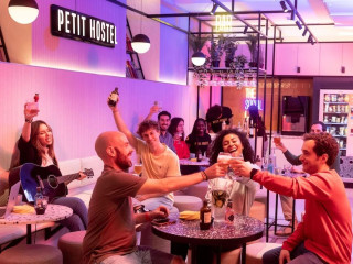 Petit Hostel Palacio Real