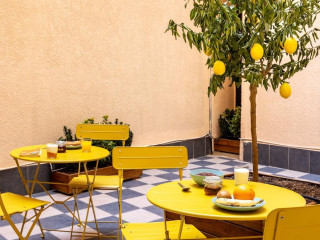 Petit Hostel Palacio Real