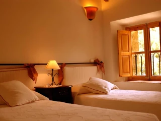 Petit Hotel Hostatgeria La Victoria