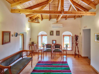 Hotel Petreas Castle