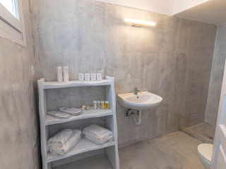 Phaos Santorini Suites