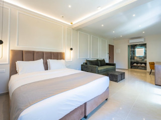 PHILIA CENTER SUITES
