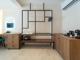 PHILIA CENTER SUITES