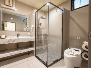 Phuket Leelavadee Hua Ting Resort