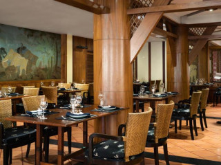 Phuket Marriott Resort & Spa, Merlin Beach