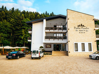 PIATRA PINULUI SKI AND SPA