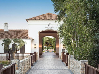 Pine Cliffs Residence, a Luxury Collection Resort