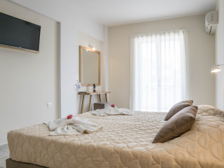 PINELOPI HOTEL-APARTMENTS