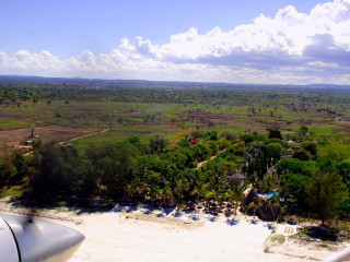 PINEWOOD BEACH RESORT & SPA