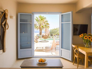 Pink Freud Villas Santorini
