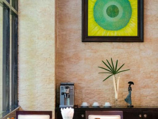 Pinnacle Lumpinee Park Hotel