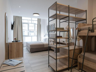 Piraeus City Hotel