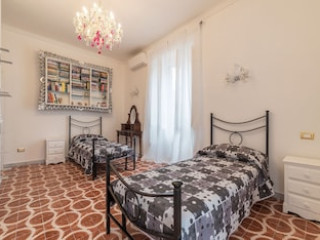 PIRAMIDE AND TESTACCIO DESIGN FLAT