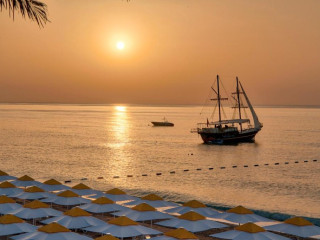 Pirate's Beach Club
