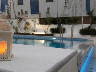 Pirofani Boutique Hotel