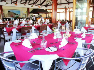 Pirogue Lodge Resort