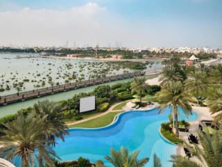 Movenpick Hotel si Formula 1 Grand Prix Ticket