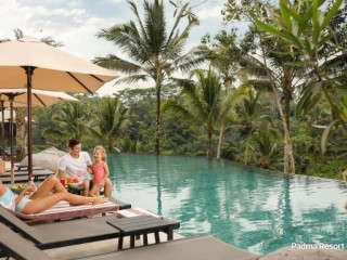 Combo Hotel Padma Resort Ubud 2 nopti si Sejur Hotel Courtyard by Marriott