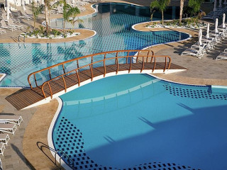 Vangelis Hotel and Suites