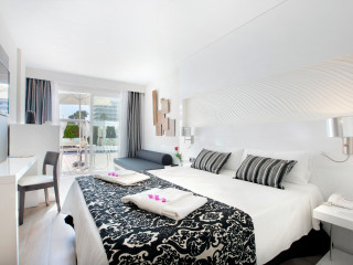 Playa de Muro Suites