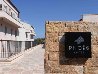Pnoes Luxury Suites