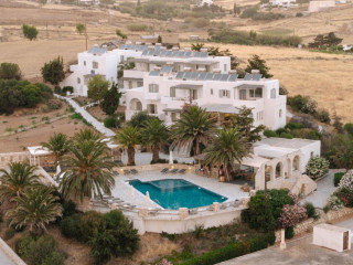 Pnoi Hotel